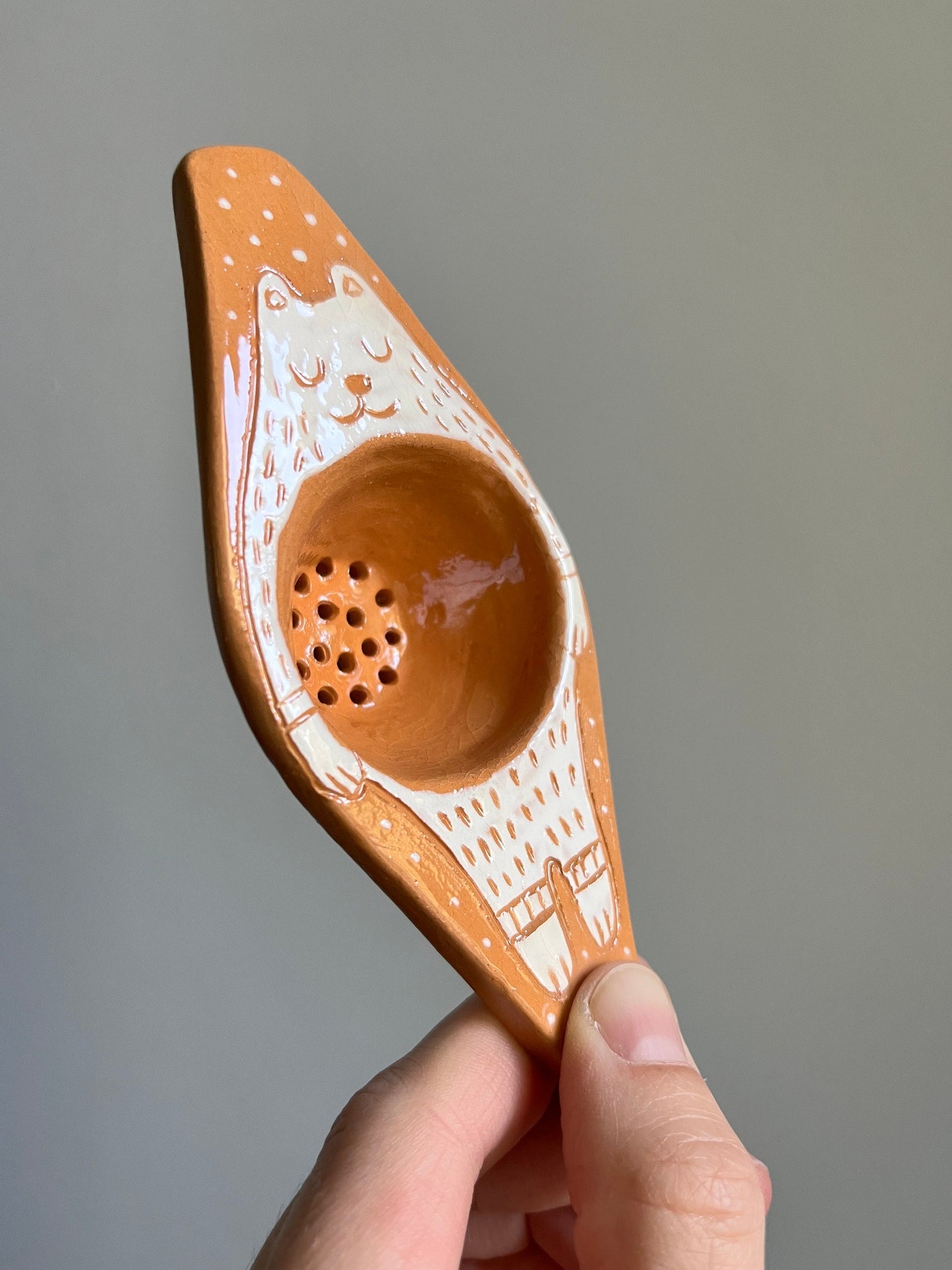 Ceramic Tea Strainer With White Bear / Whimsical Tea Strainer With Cute Bear Sgraffito / Handmade Ceramic Tea Strainer
