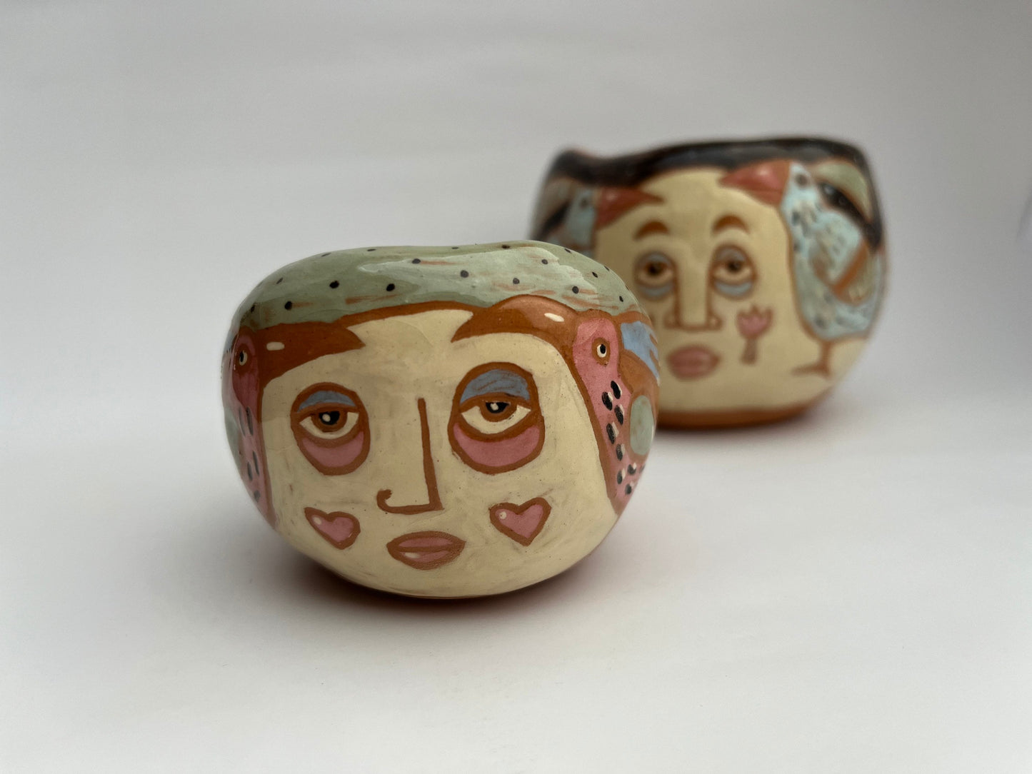 Small Handmade Colorful Ceramic Bowl With Face and Bird Design / Ceramic Salt Cellar / Unique Illustrated Handbuilt Ceramic Pinch Bowl OOAK