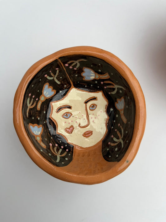 Illustrated Folkstyle Portrait Bowl / Footed Pinch Bowl With Cute Sgraffito Portrait / Unique Illustrated Ceramic Pinch Bowl OOAK