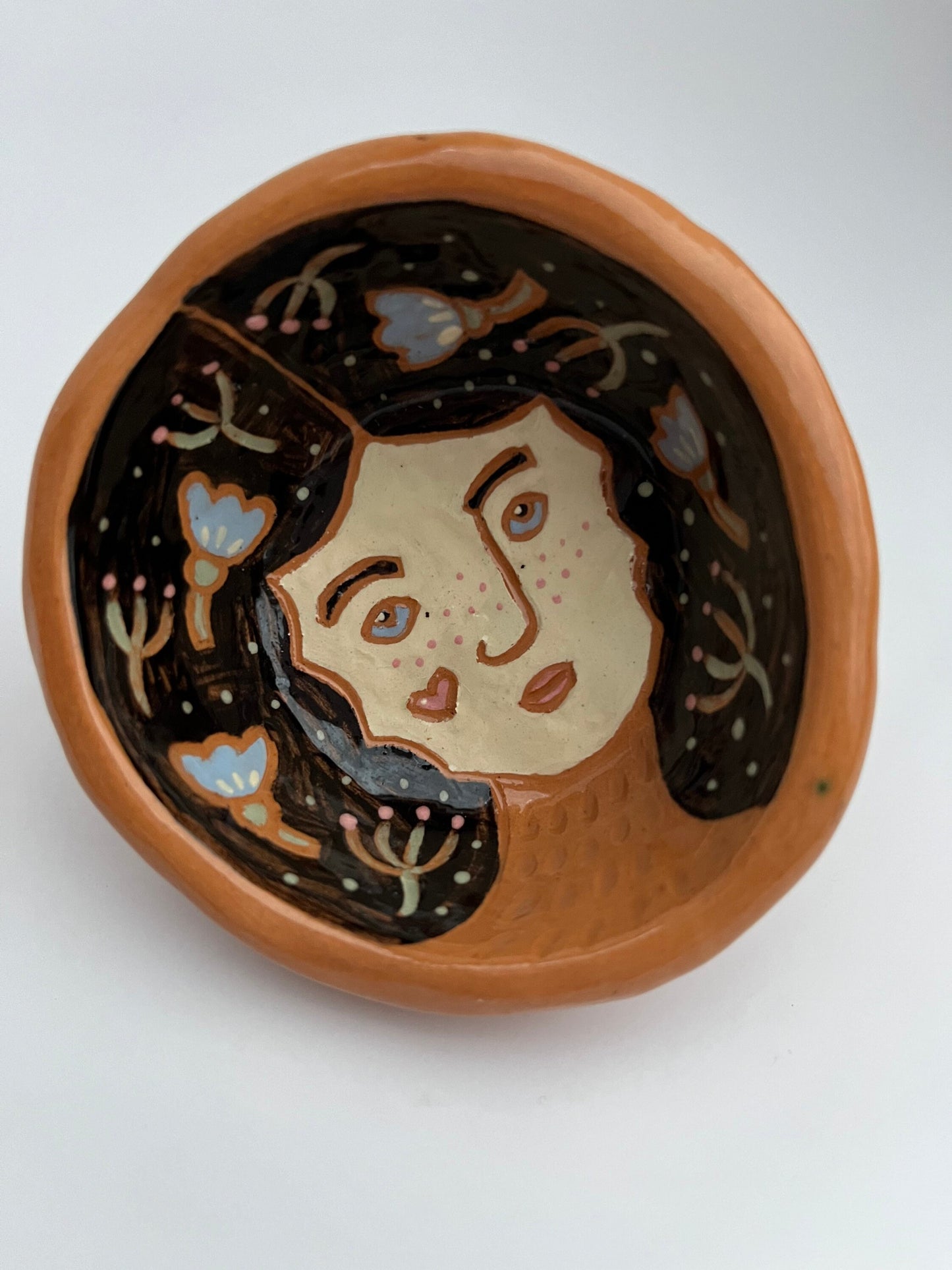 Illustrated Folkstyle Portrait Bowl / Footed Pinch Bowl With Cute Sgraffito Portrait / Unique Illustrated Ceramic Pinch Bowl OOAK