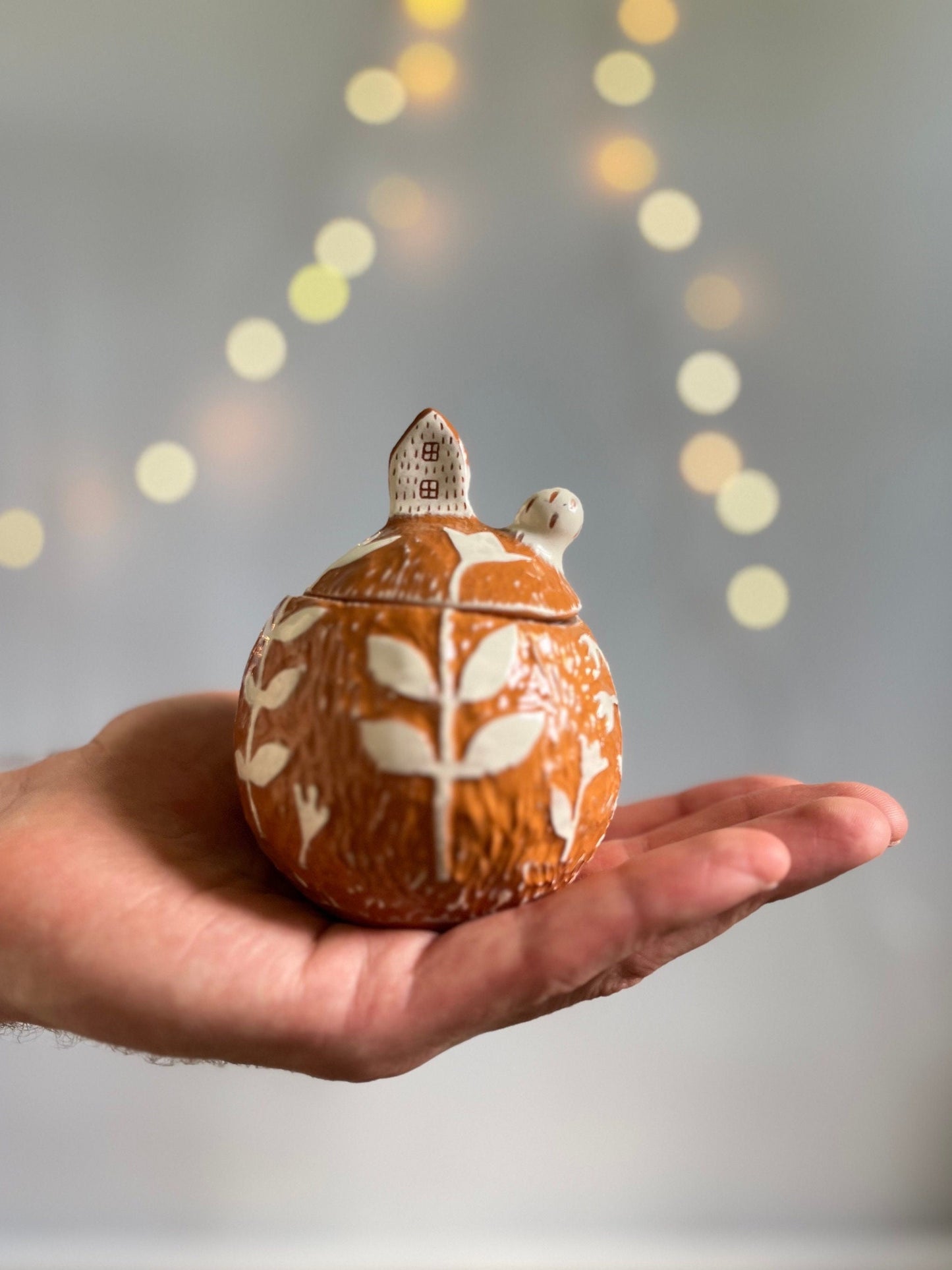 Tiny Keepsake Box With White Flowers and A Tiny House; Jewelry Storage Box; Sgraffito Pottery; Round Ceramic Treasure Box With Lid